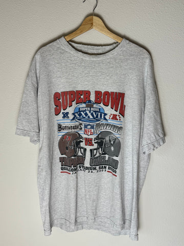 Vintage 2003 Oakland Raiders vs Tampa Bay Buccaneers Super Bowl XXXVII Shirt XL